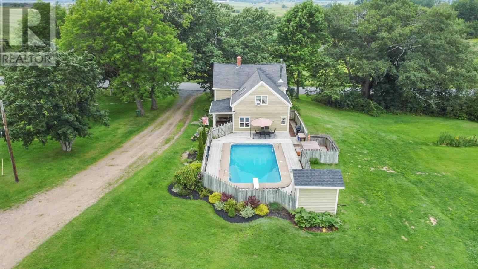 For sale 790 Church Street, Port Williams, Nova Scotia B0P1T0