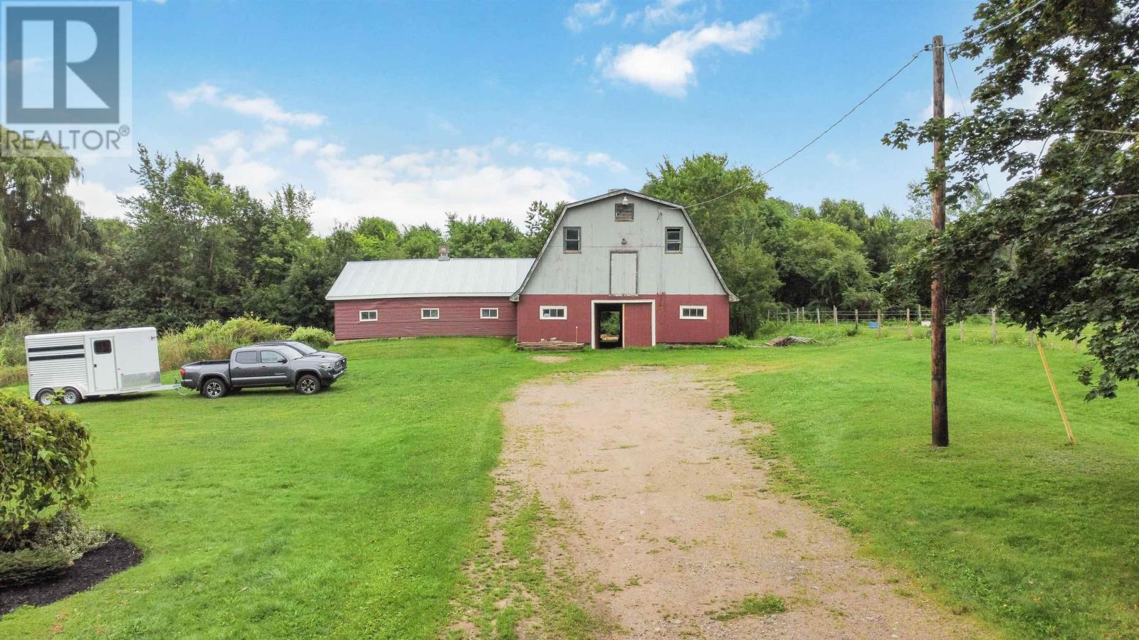 For sale 790 Church Street, Port Williams, Nova Scotia B0P1T0