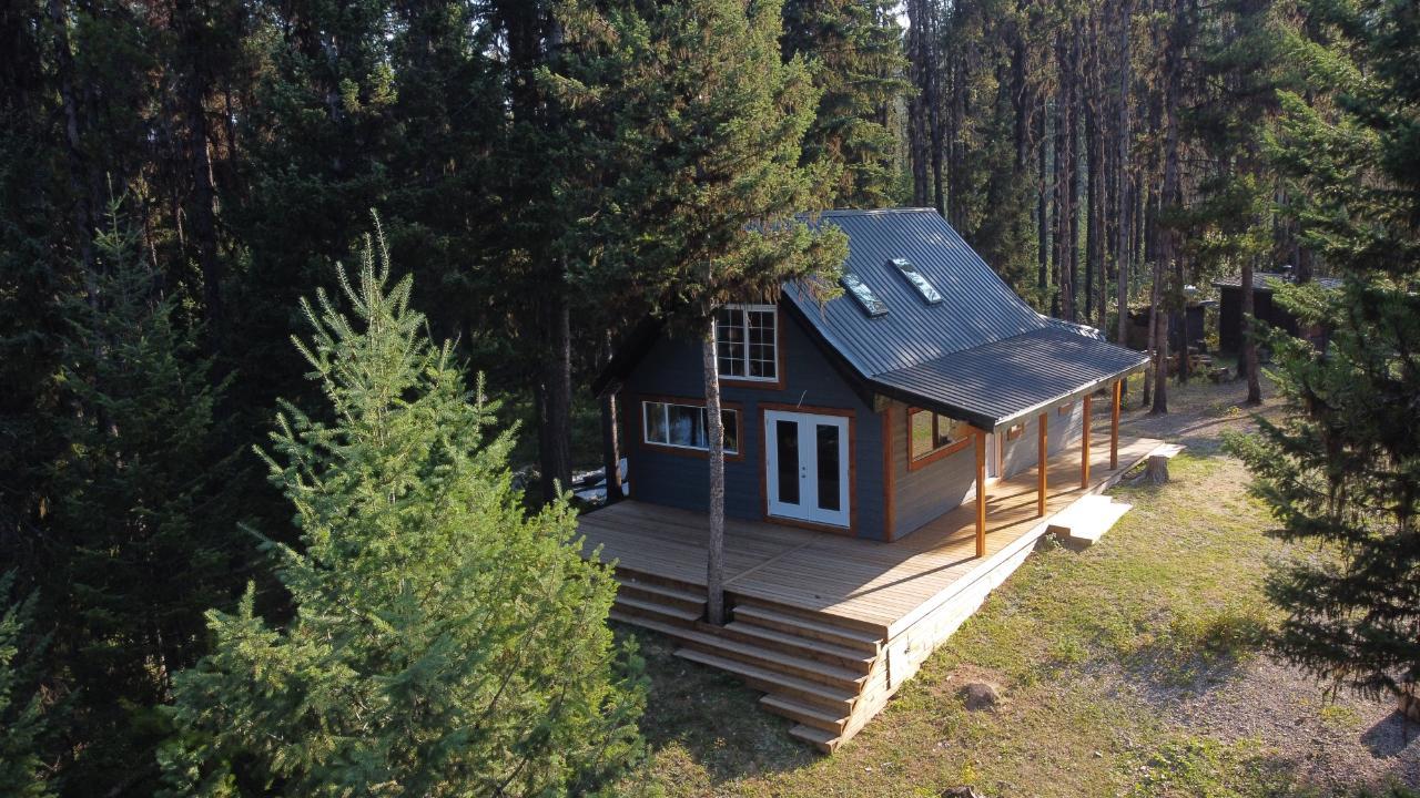 For sale Km 44 WESTSIDE ROAD, Brisco, British Columbia V0A1B0