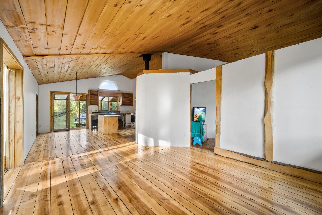 For sale 16465 WADDS ROAD, Crawford Bay, British Columbia V0B1E0 2472922 REALTOR.ca