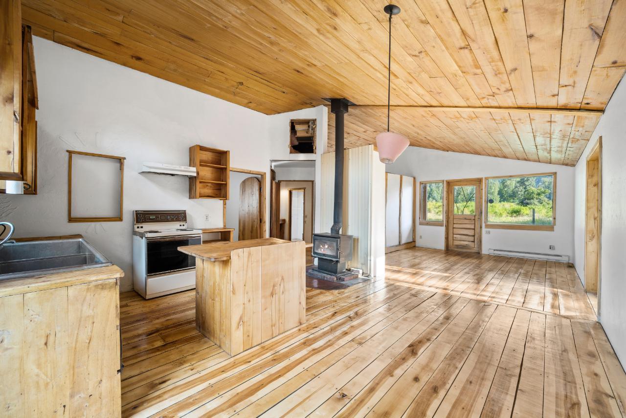 For sale 16465 WADDS ROAD, Crawford Bay, British Columbia V0B1E0 2472922 REALTOR.ca