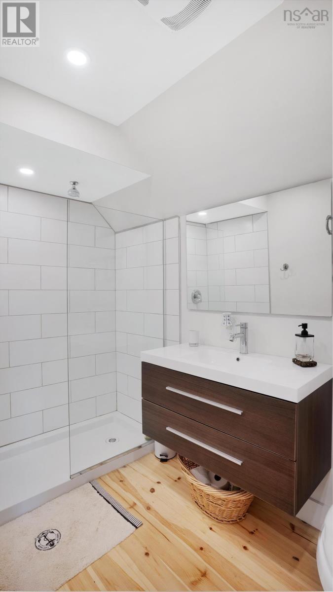 For sale 350 Main Street, Mahone Bay, Nova Scotia B0J2E0 202318056