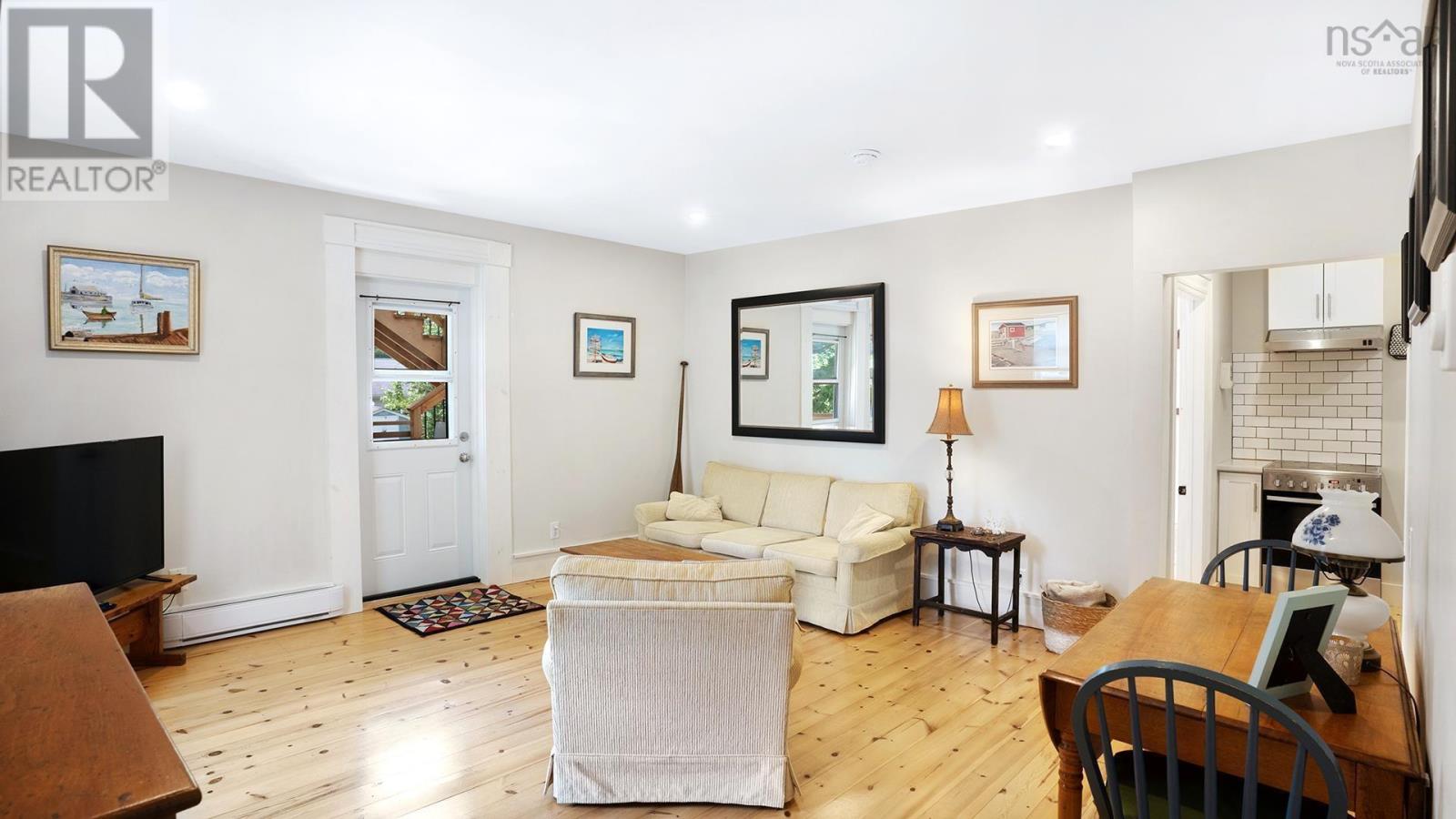 For sale 350 Main Street, Mahone Bay, Nova Scotia B0J2E0 202318056