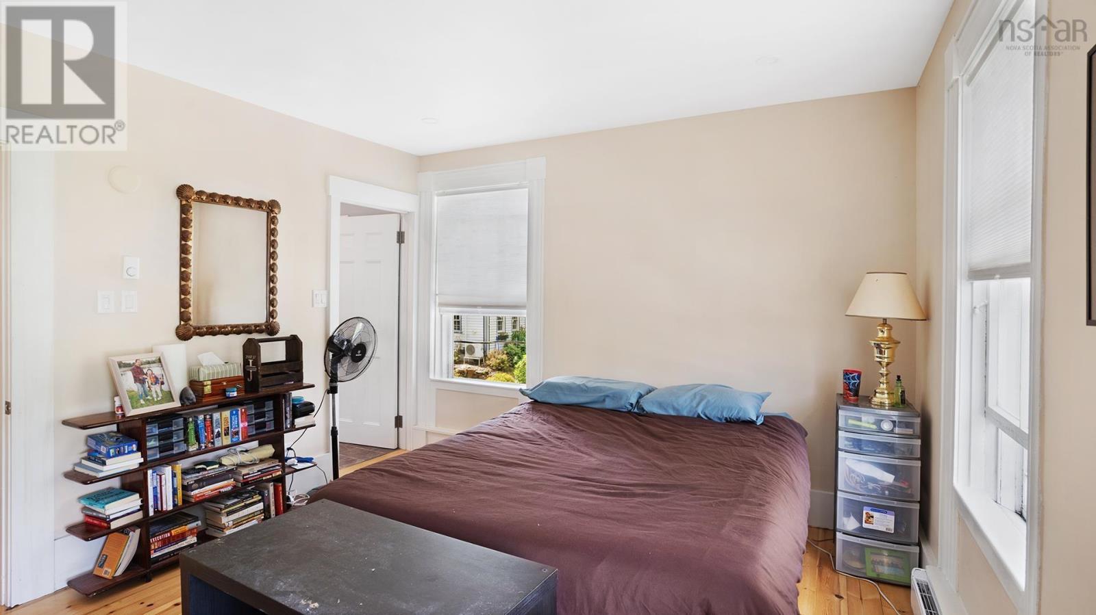 For sale 350 Main Street, Mahone Bay, Nova Scotia B0J2E0 202318056