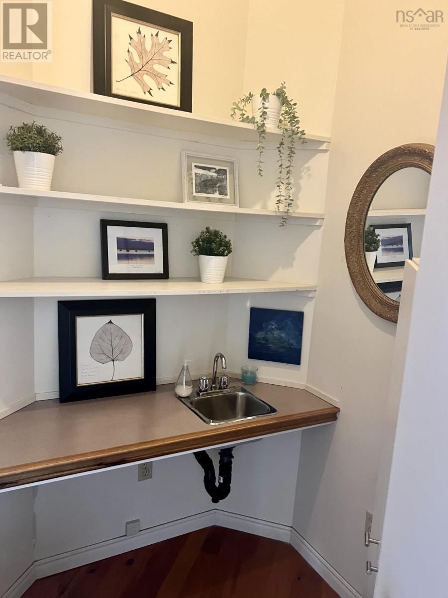 For sale 350 Main Street, Mahone Bay, Nova Scotia B0J2E0 202318056