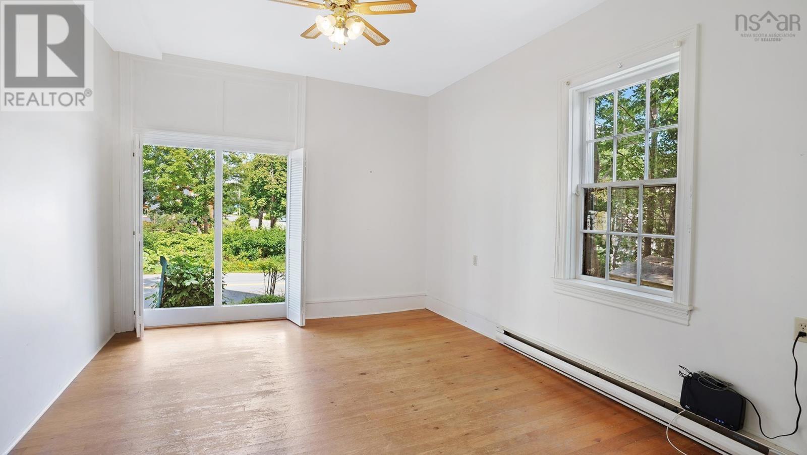 For sale 350 Main Street, Mahone Bay, Nova Scotia B0J2E0 202318056