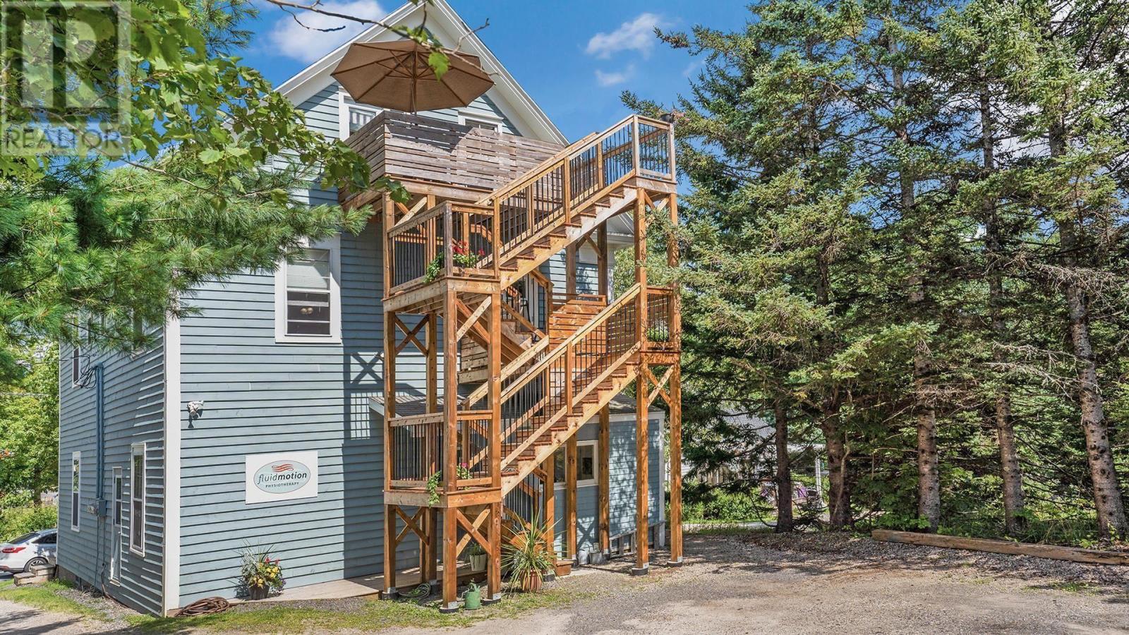 For sale 350 Main Street, Mahone Bay, Nova Scotia B0J2E0 202318056