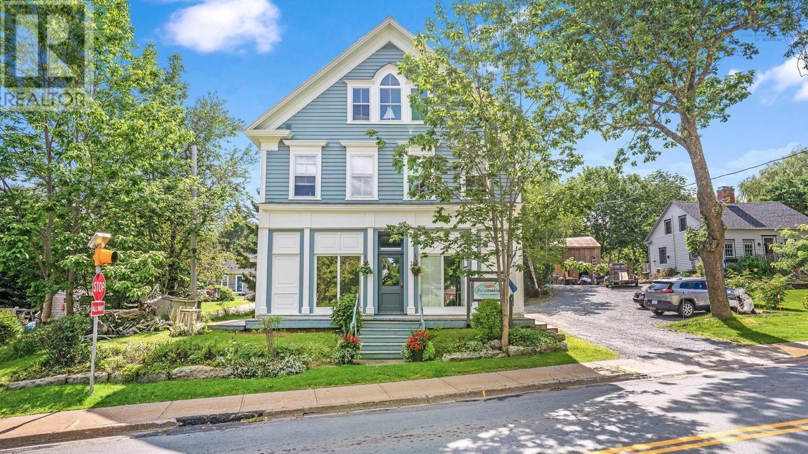 For sale 350 Main Street, Mahone Bay, Nova Scotia B0J2E0 202318056