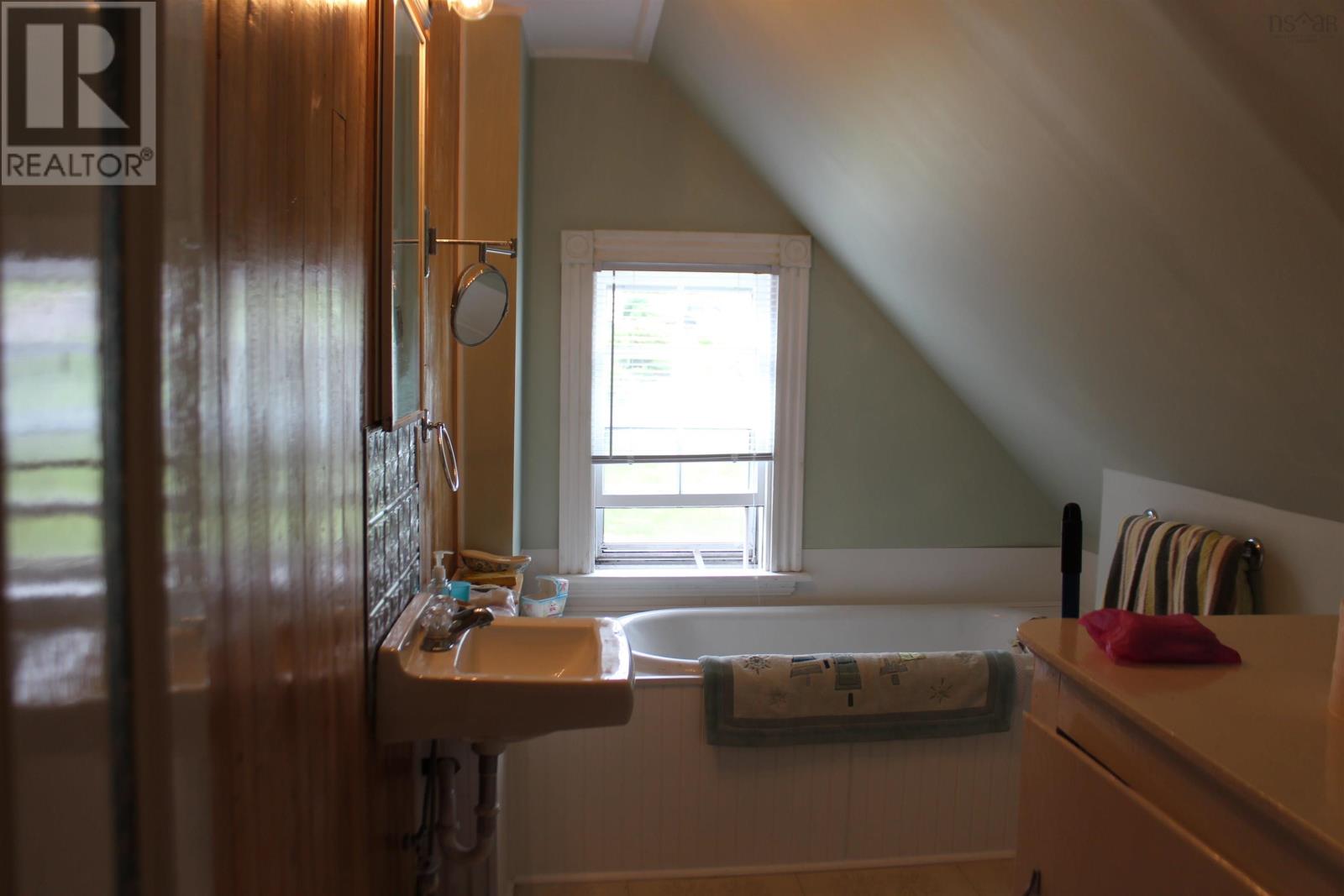 For sale 33 Macmillan Hill Road, Isaacs Harbour, Nova Scotia B0H1S0