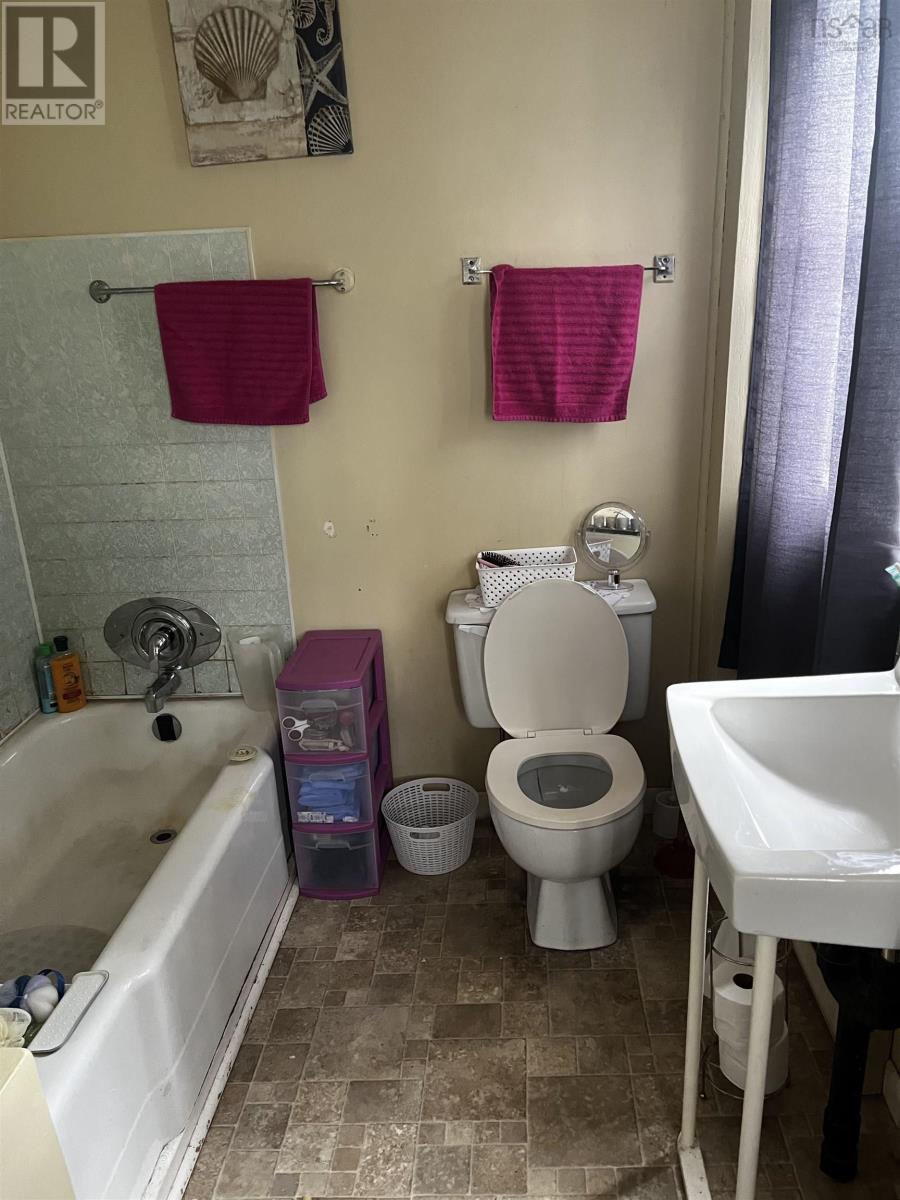 For sale 24 Summer Street, North Sydney, Nova Scotia B2A1J1 202318063 REALTOR.ca