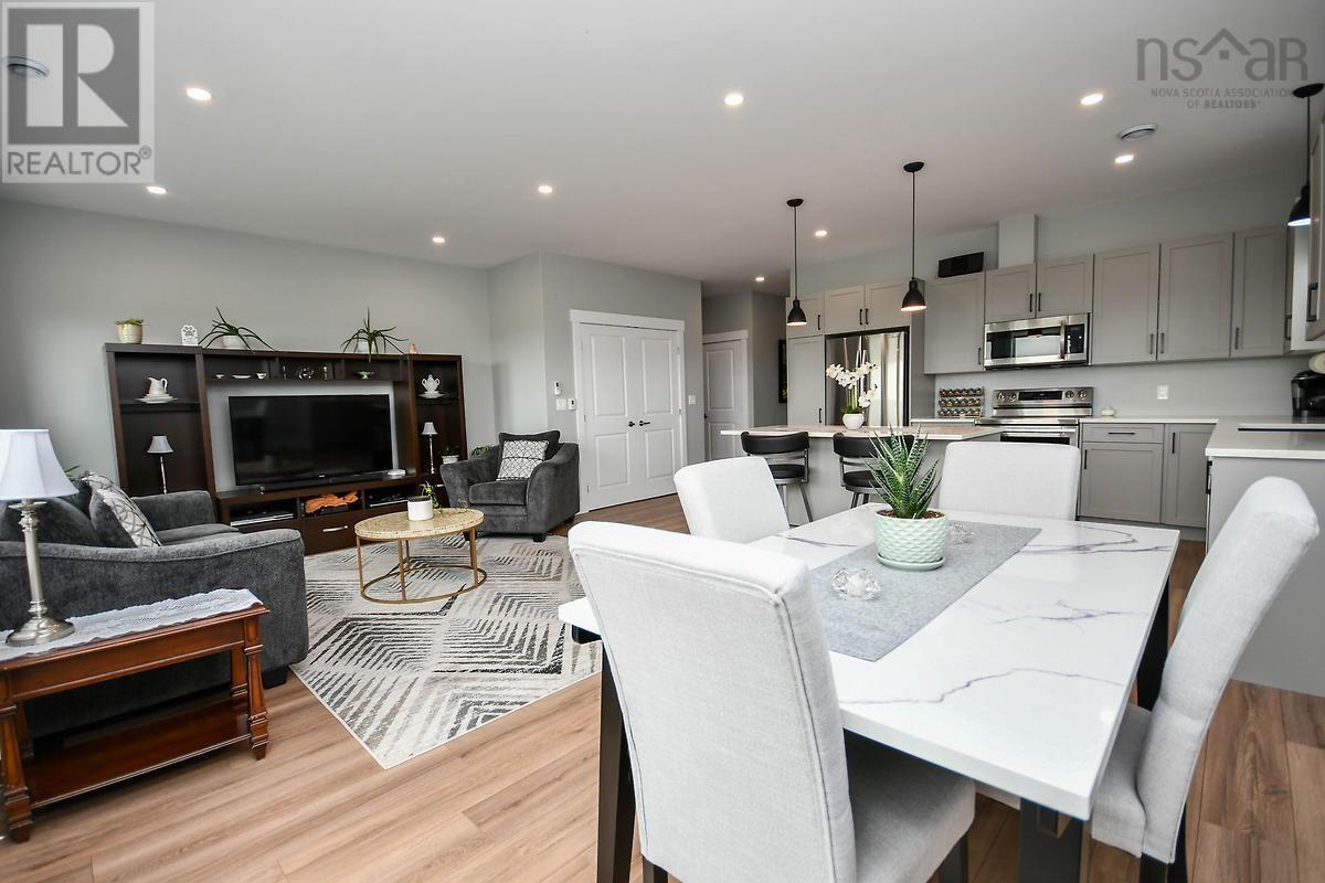For sale 44 Ridge Avenue, Stewiacke, Nova Scotia B0N2J0 202315207