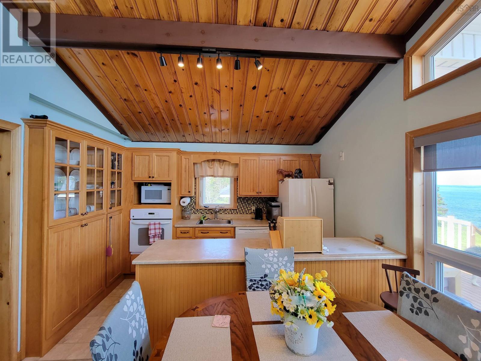 À vendre 542 Long Beach Road, Port Morien, NouvelleÉcosse B1B1G6