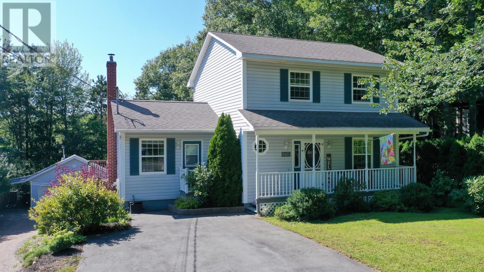 For sale 1709 Cumberland Drive, Coldbrook, Nova Scotia B4R1A4