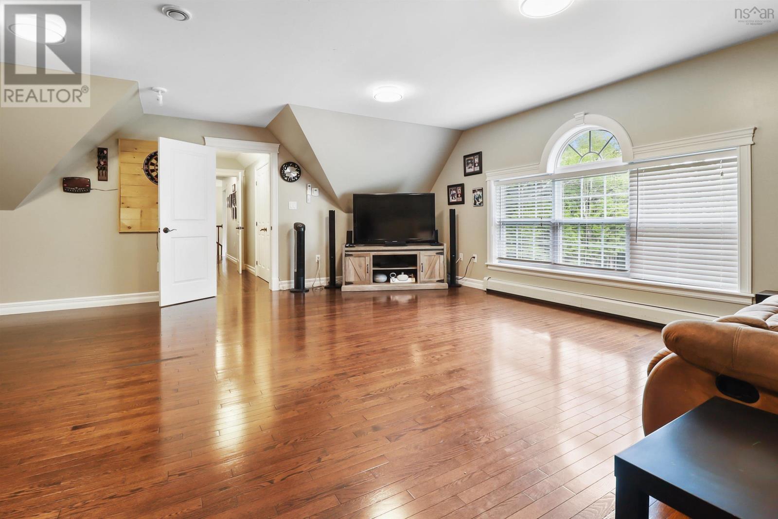 For sale 293 Kinsac Road, Beaver Bank, Nova Scotia B4G1C6 202315013 REALTOR.ca