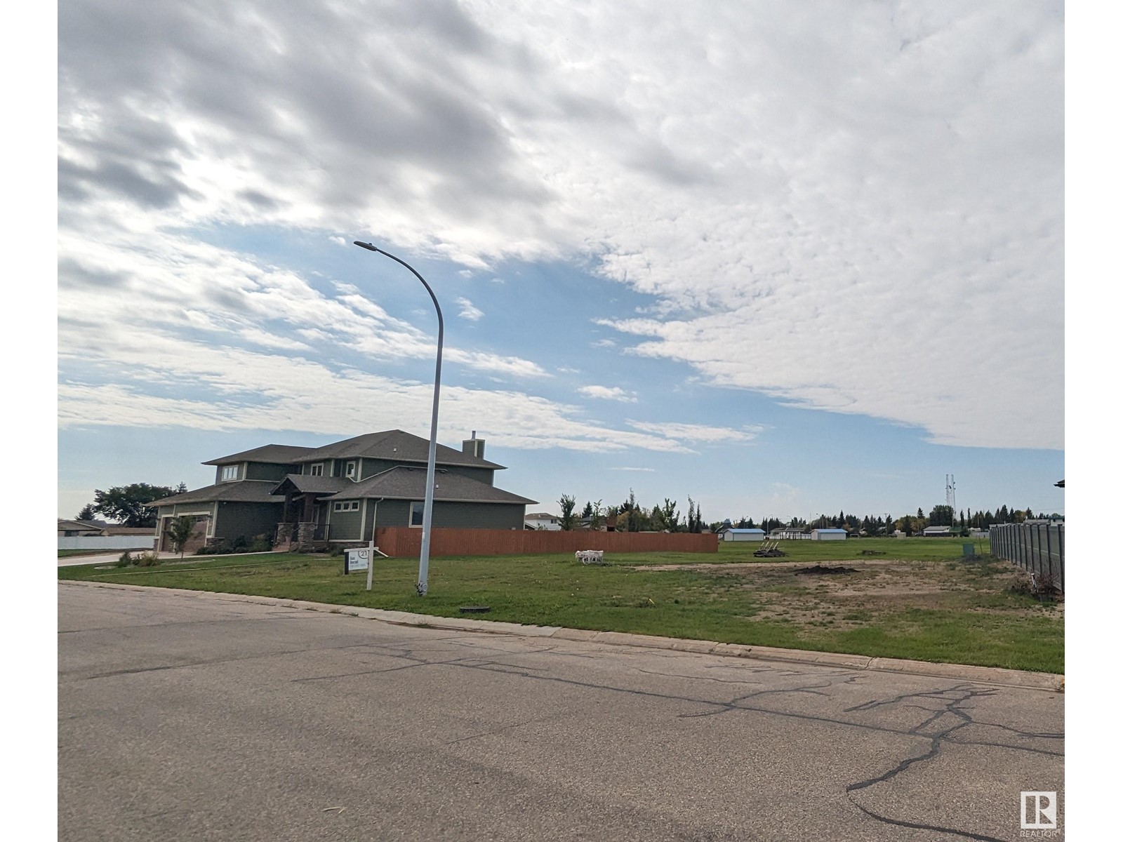 For sale 5822 44a ST, Vegreville, Alberta T9C1E2 E4231084 REALTOR.ca