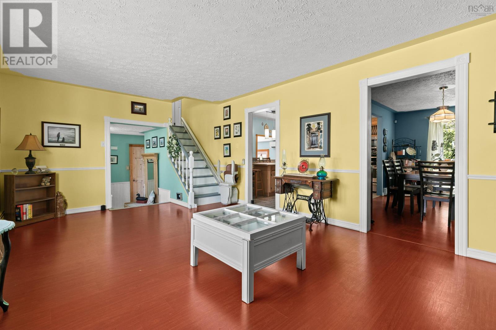 For sale 33 Spence Drive, Dartmouth, Nova Scotia B2V1X5 202317068