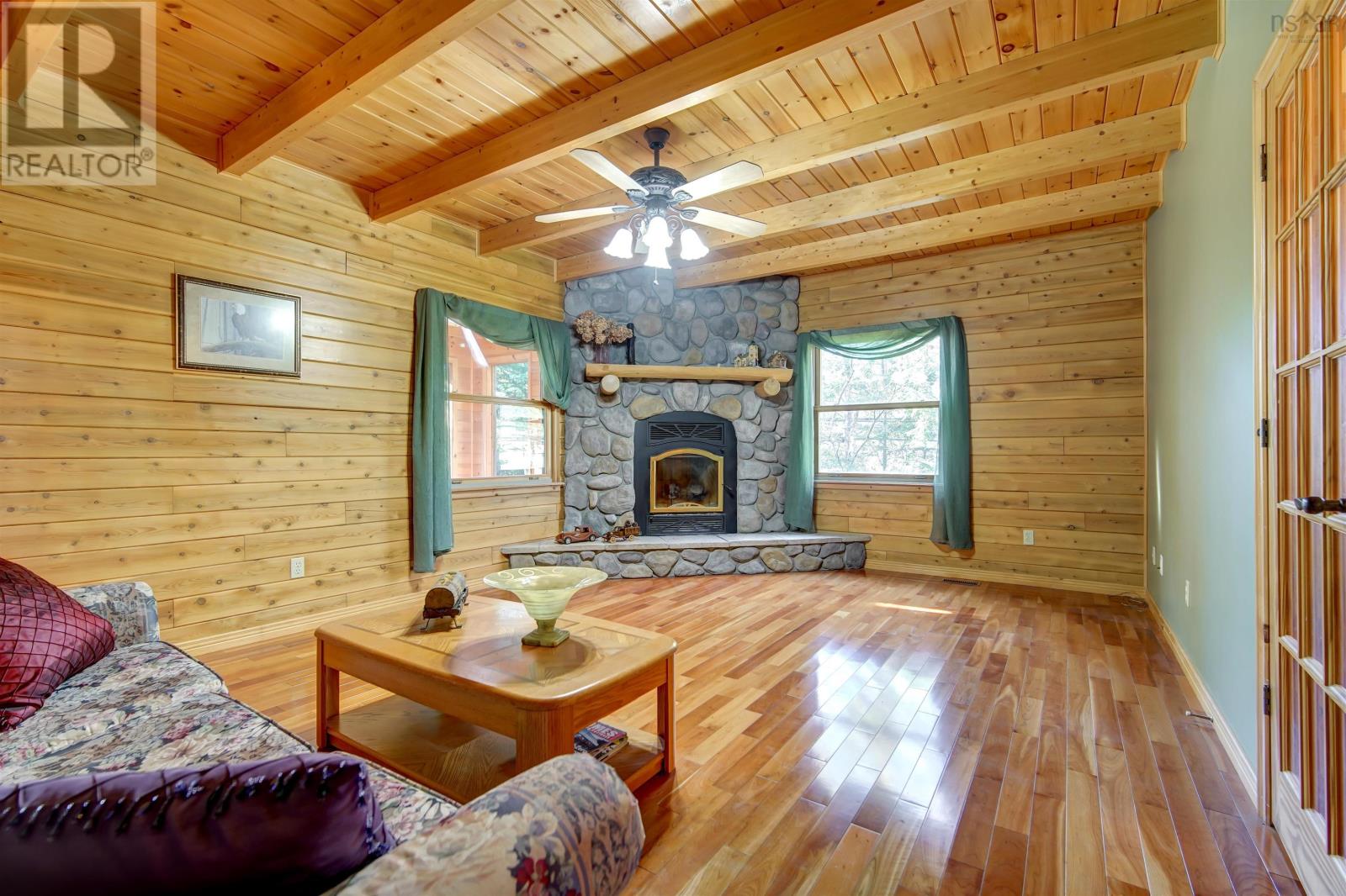 For sale 3447 Highway 2, Fall River, Nova Scotia B2T1J2 202225351