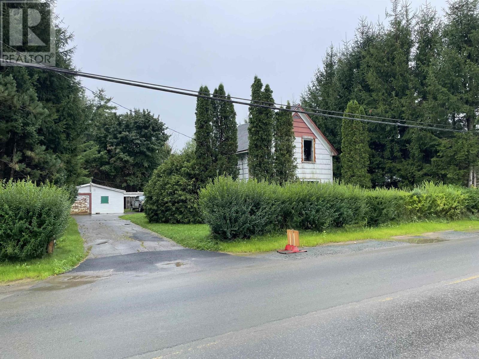 For sale 379 St. Phillips Street, Bridgewater, Nova Scotia B4V1W7