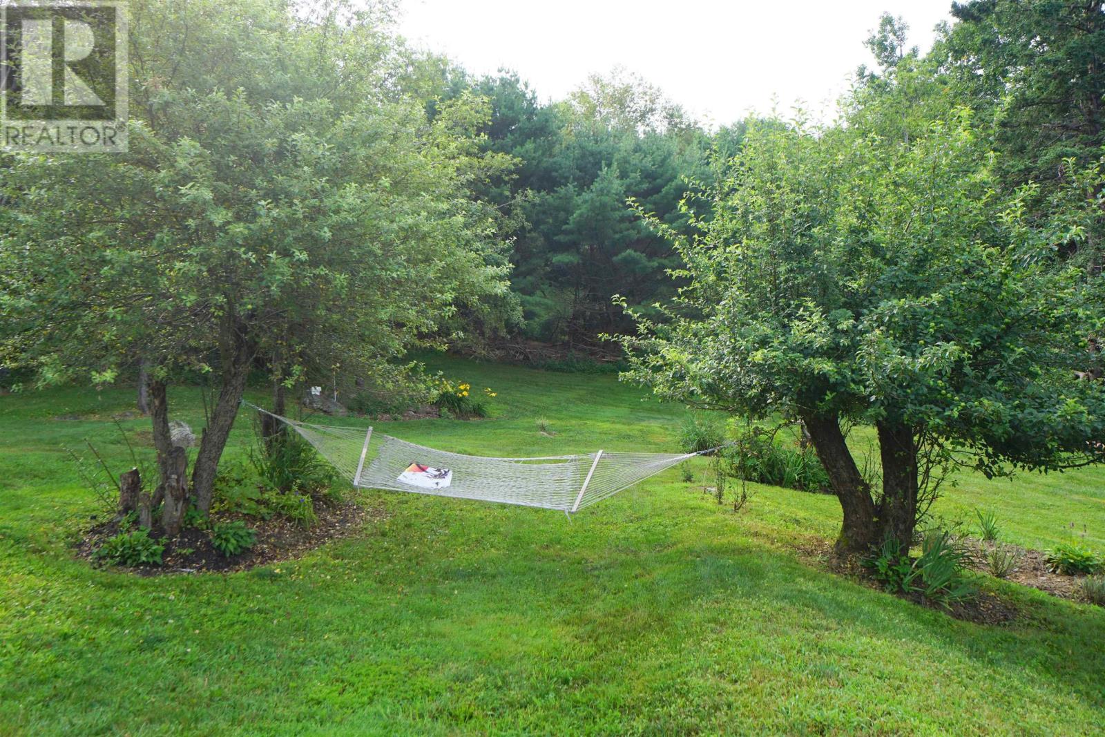 For sale 12 Craig Lane, Chester Basin, Nova Scotia B0J1K0 202315857