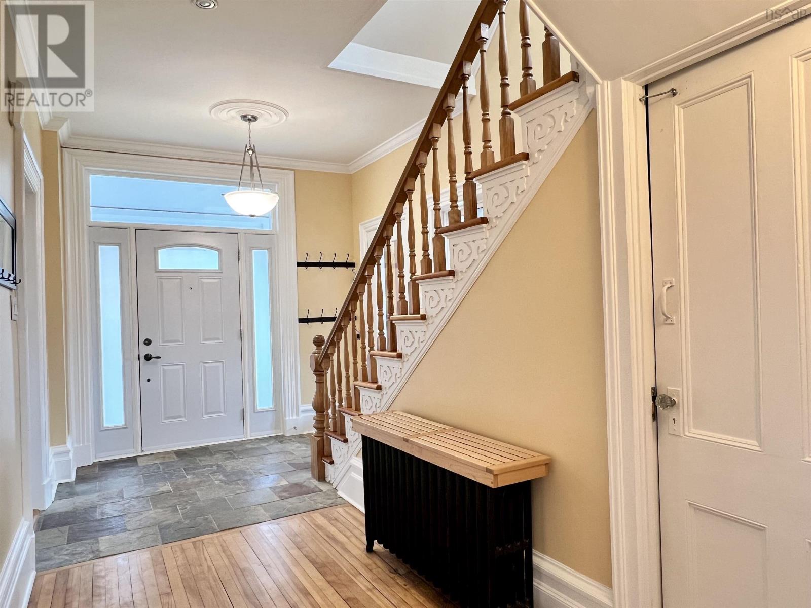 For sale 25 West Cottage Street, Pictou, Nova Scotia B0K1H0