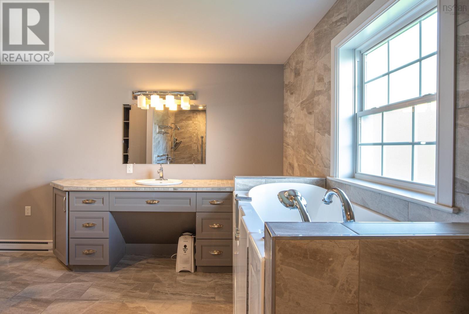 For sale 3988 Highway 14, Upper Rawdon, Nova Scotia B0N2N0 202319138