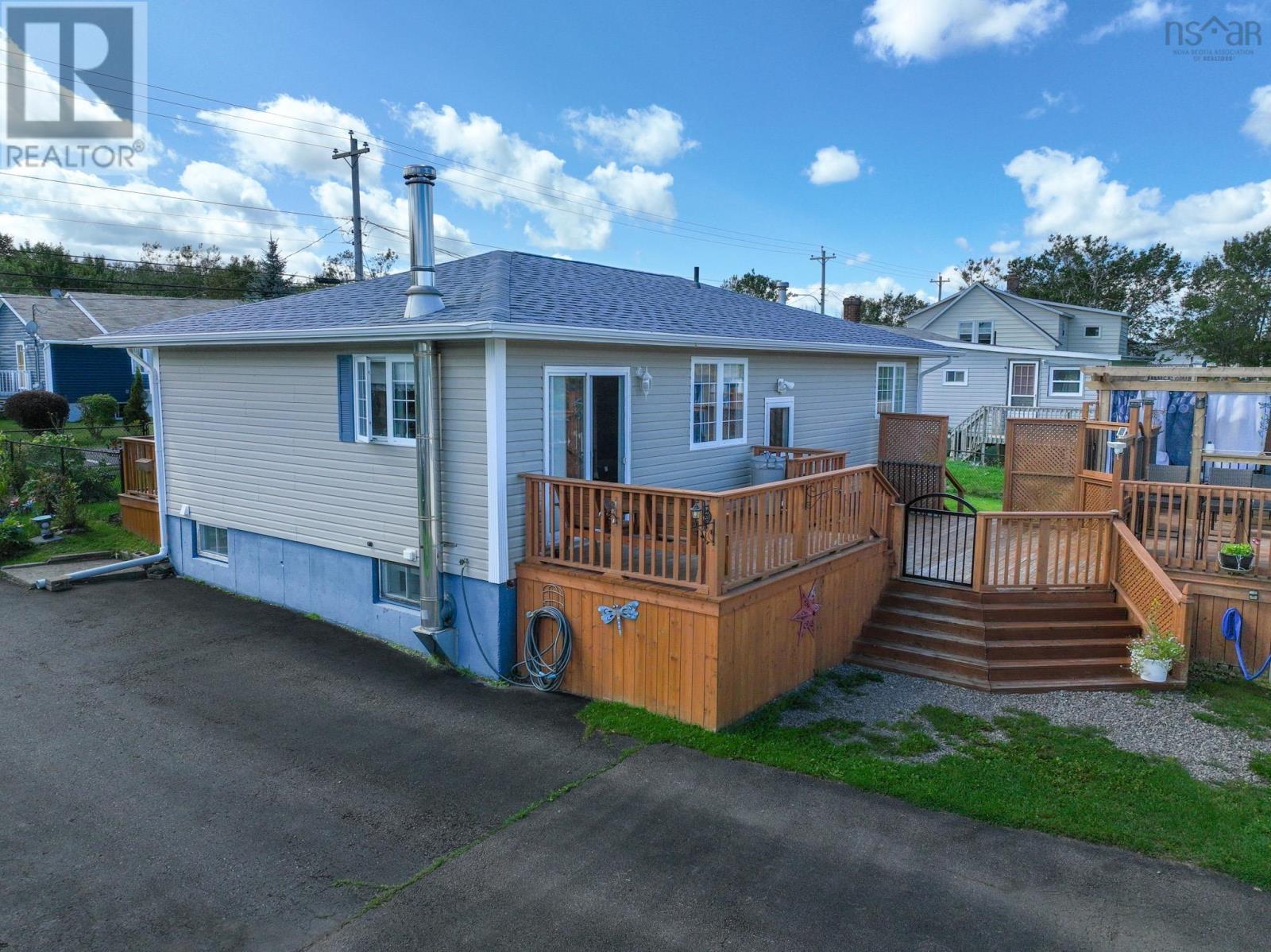 223 Lake Road Glace Bay Road, Cape Breton, Nova Scotia B2H1V6 REALTOR.ca