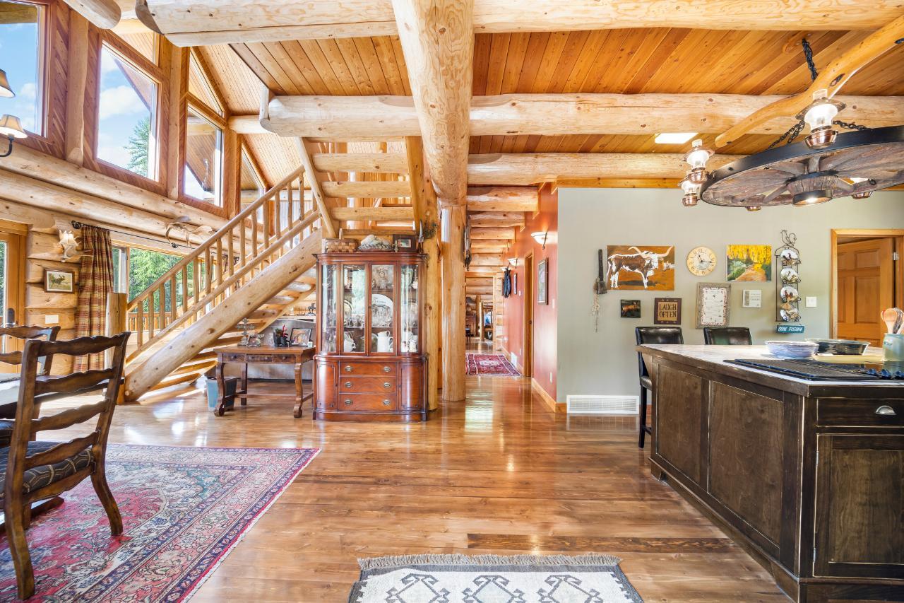 For sale 7602 HIGHWAY 95, Kingsgate, British Columbia V0B1V1 2473278