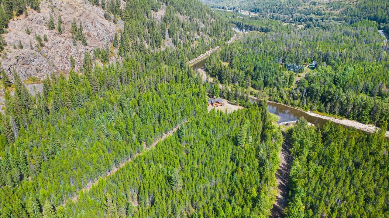 For sale 7602 HIGHWAY 95, Kingsgate, British Columbia V0B1V1 2473278