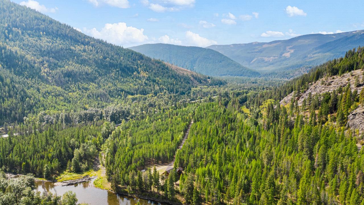 For sale 7602 HIGHWAY 95, Kingsgate, British Columbia V0B1V1 2473278