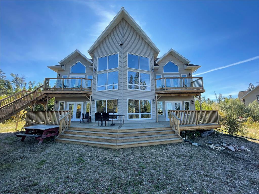 For sale: 266 Shoreline Road Cranberry Portage Manitoba R0B0H0 For sale: 266 Shoreline Road Cranberry Portage Manitoba R0B0H0
