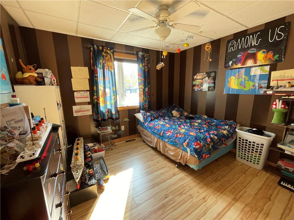 For sale 266 Shoreline Road, Cranberry Portage, Manitoba R0B0H0