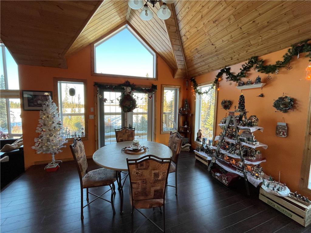 For sale 266 Shoreline Road, Cranberry Portage, Manitoba R0B0H0