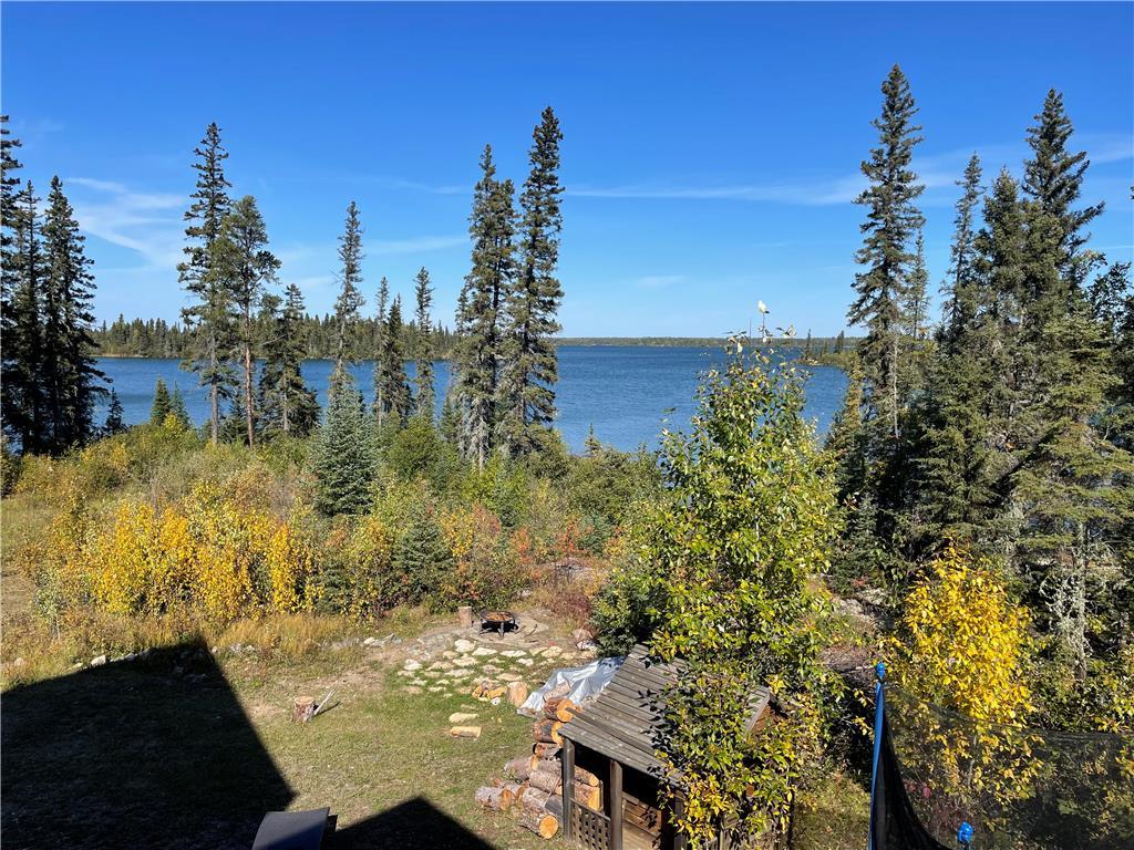 For sale 266 Shoreline Road, Cranberry Portage, Manitoba R0B0H0