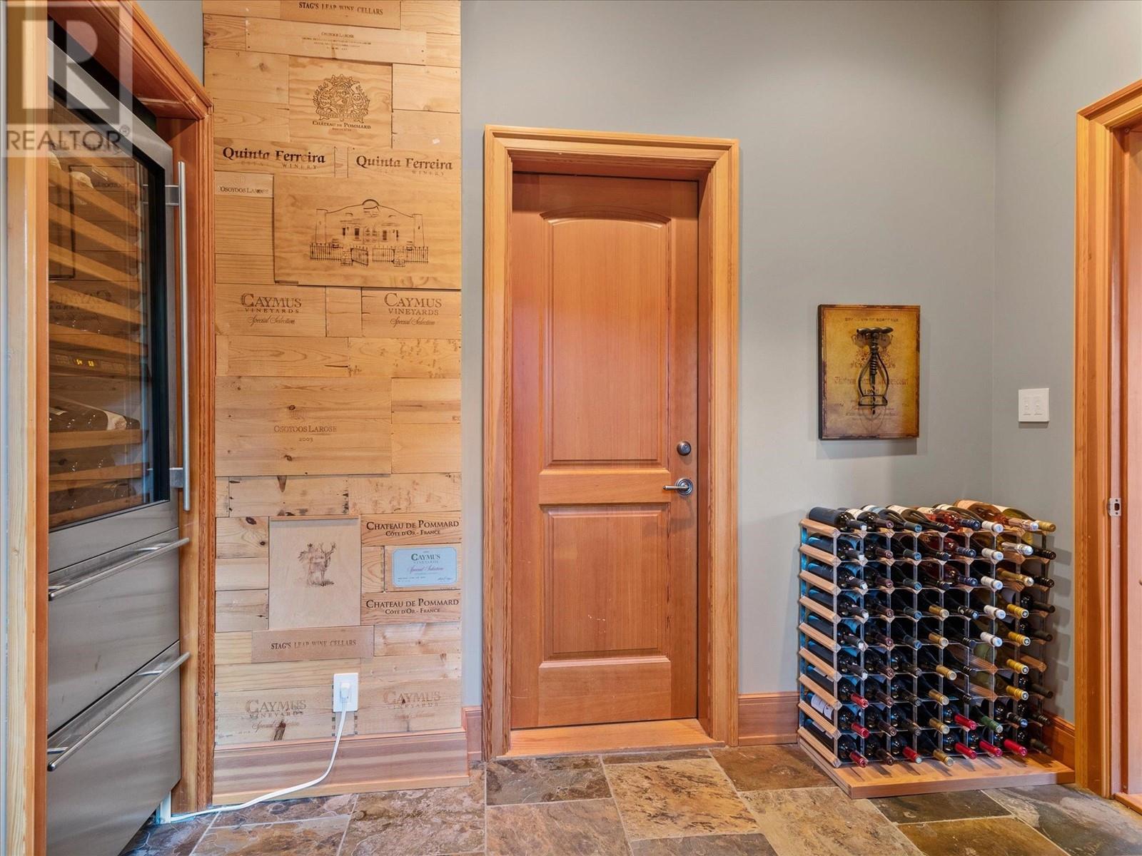 For sale 7448 TREETOP LANE, Whistler, British Columbia V8E0E9