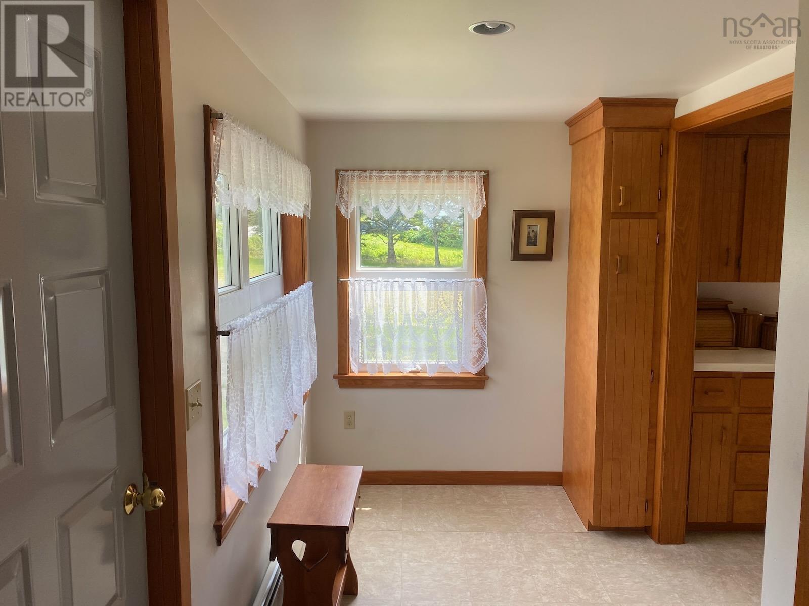 For sale 8825 1 Highway, Meteghan River, Nova Scotia B0W1M0