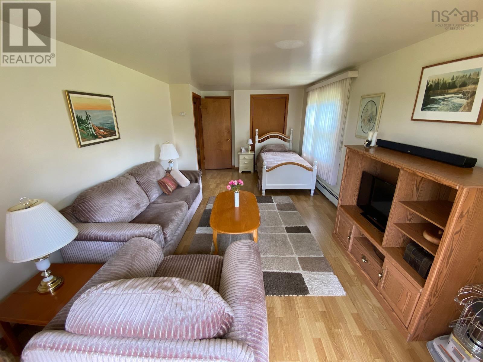 For sale 8825 1 Highway, Meteghan River, Nova Scotia B0W1M0