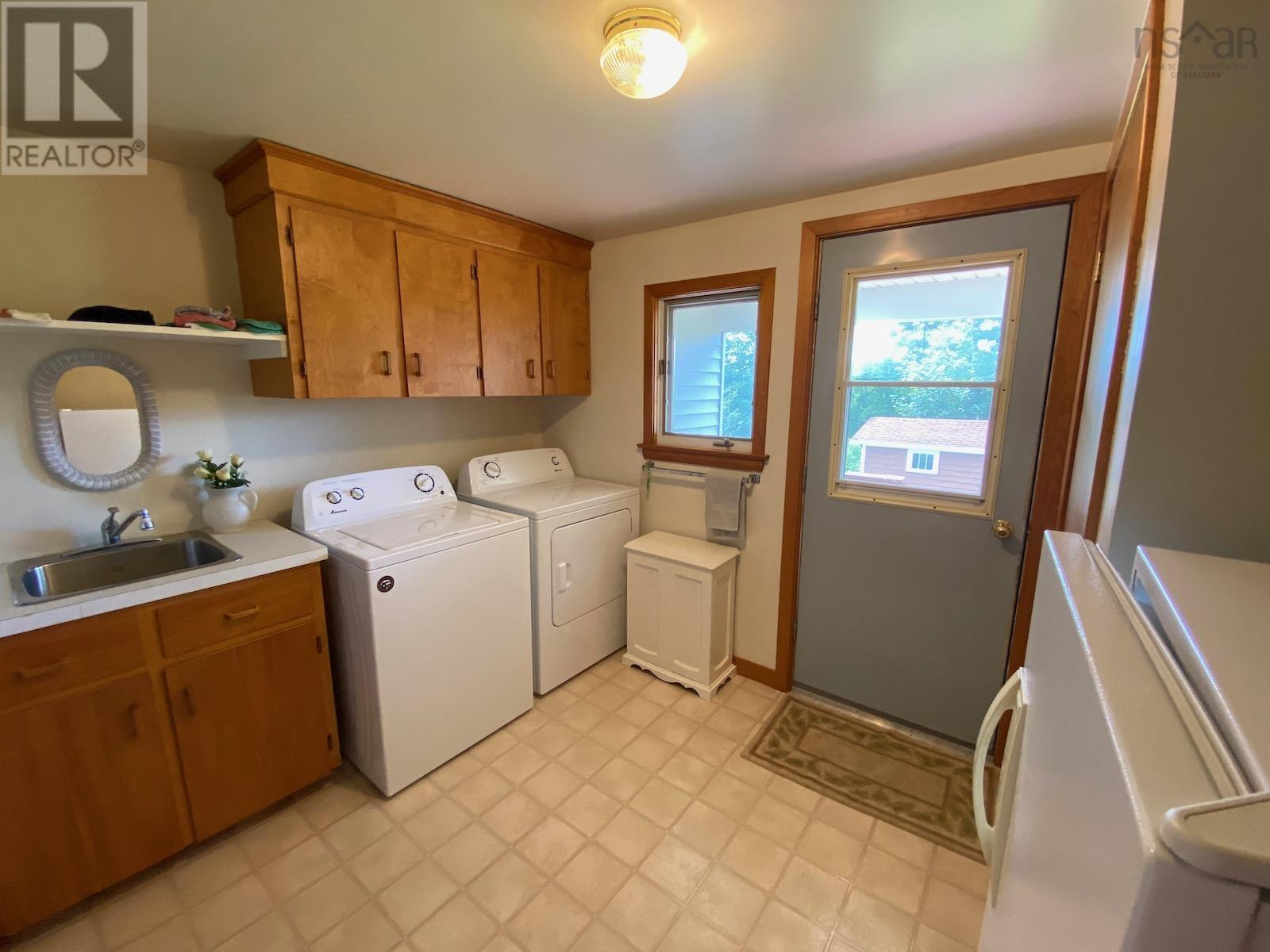 For sale 8825 1 Highway, Meteghan River, Nova Scotia B0W1M0