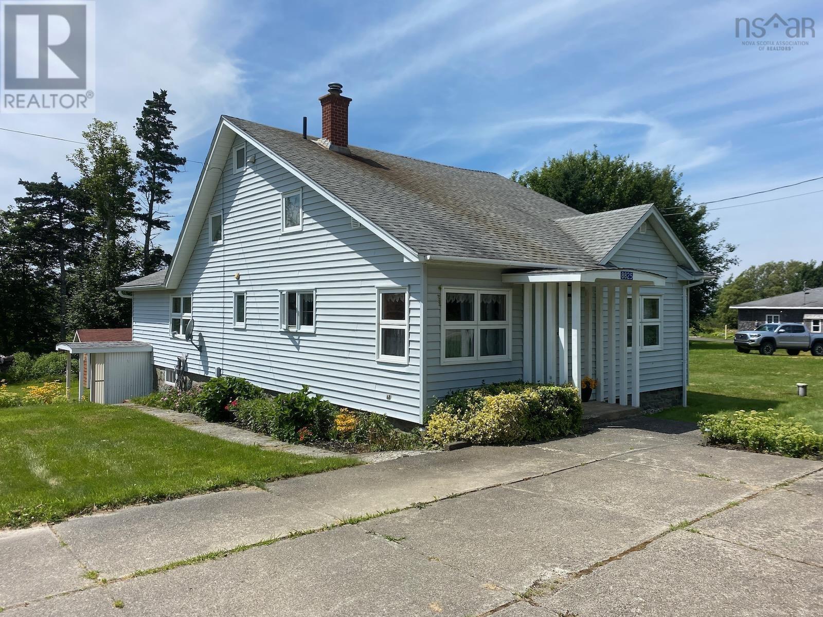 For sale 8825 1 Highway, Meteghan River, Nova Scotia B0W1M0