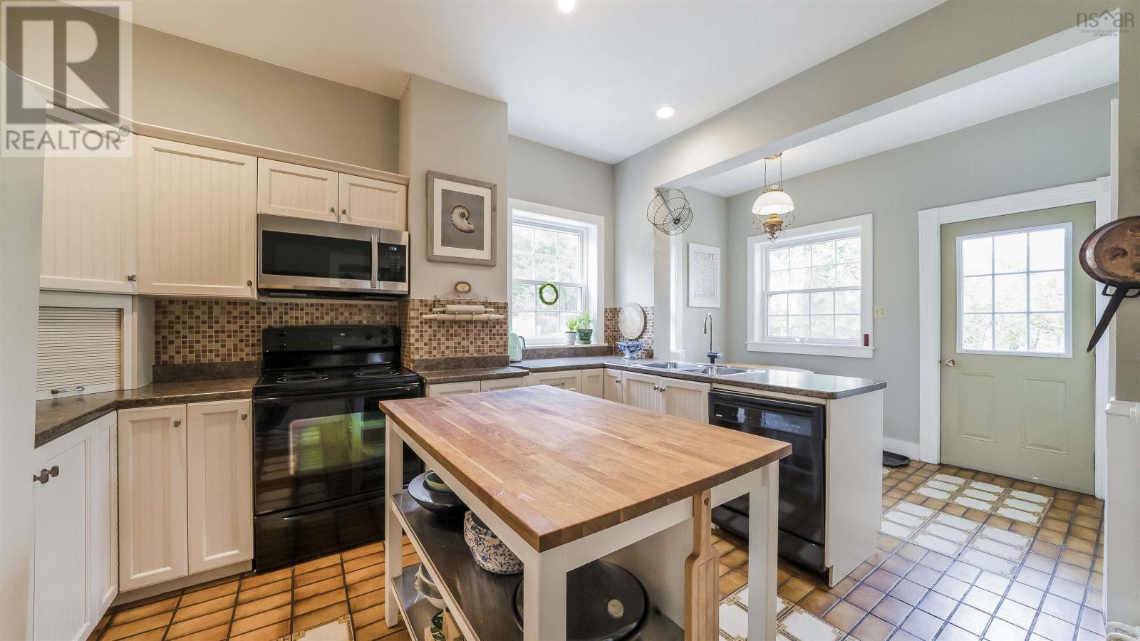 For sale 154 Terrace Street, New Glasgow, Nova Scotia B2H1R4