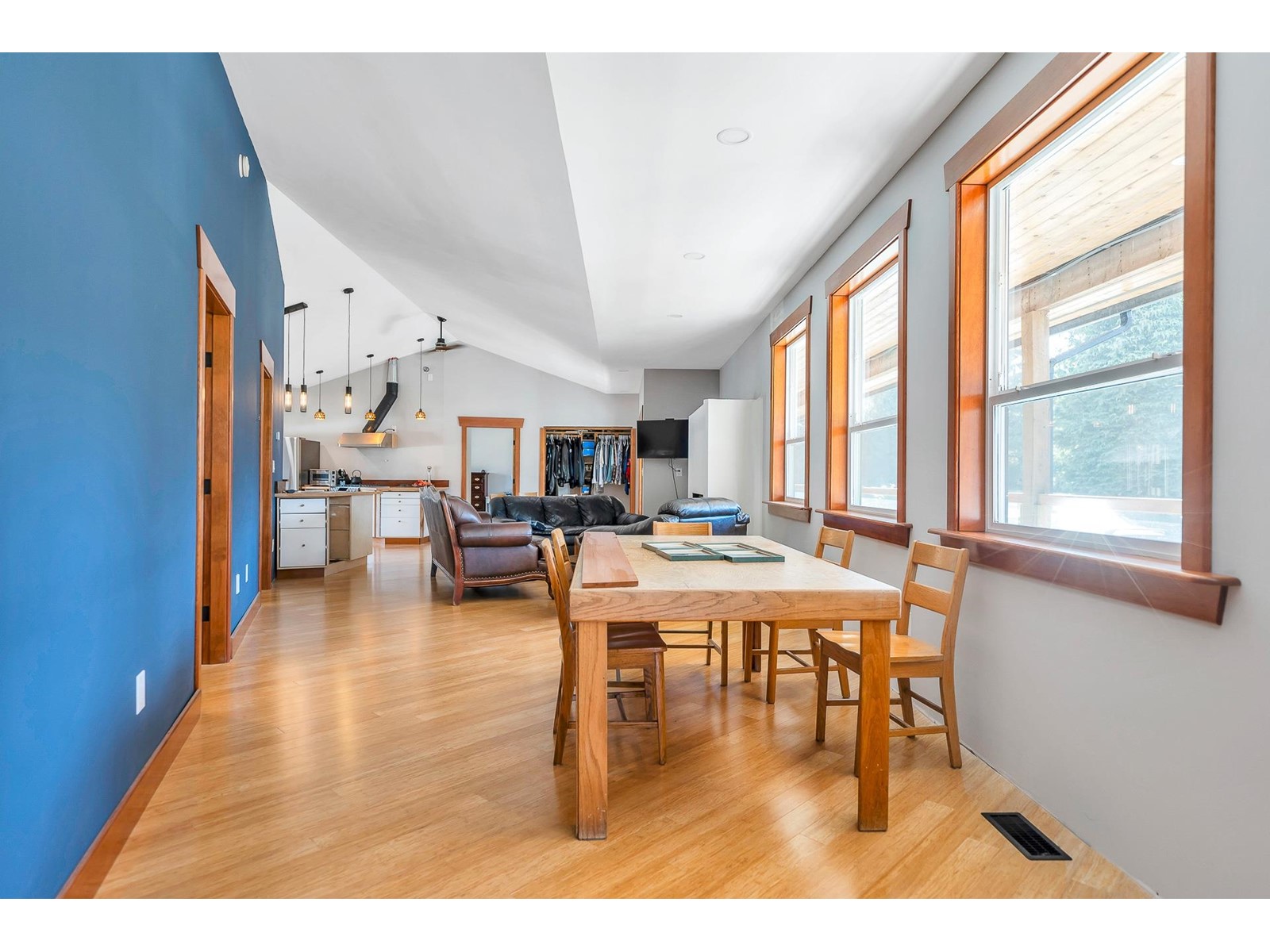 For sale 857 BRADNER ROAD, Abbotsford, British Columbia V4X1H8