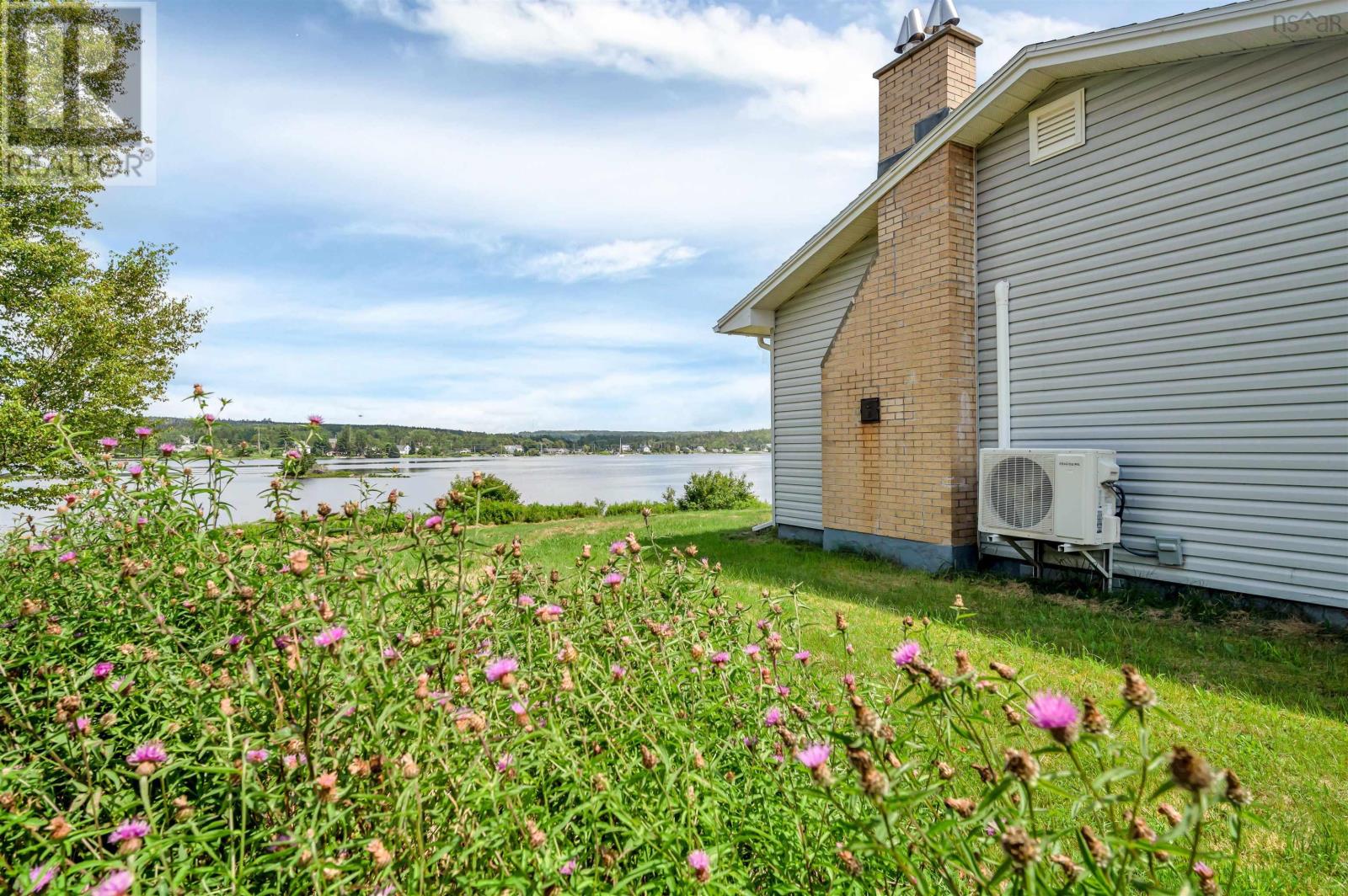 For sale 22044 Highway 7, Sheet Harbour, Nova Scotia B0J3B0