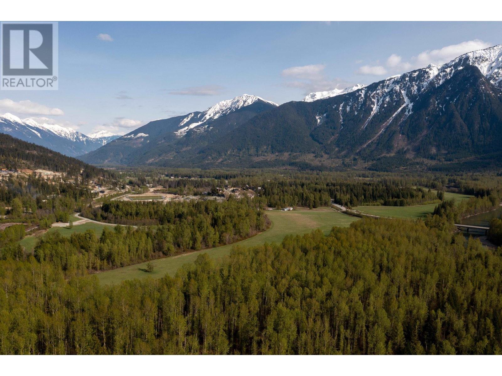 For sale 1691 HIGHWAY 99, Pemberton, British Columbia V0N2L2