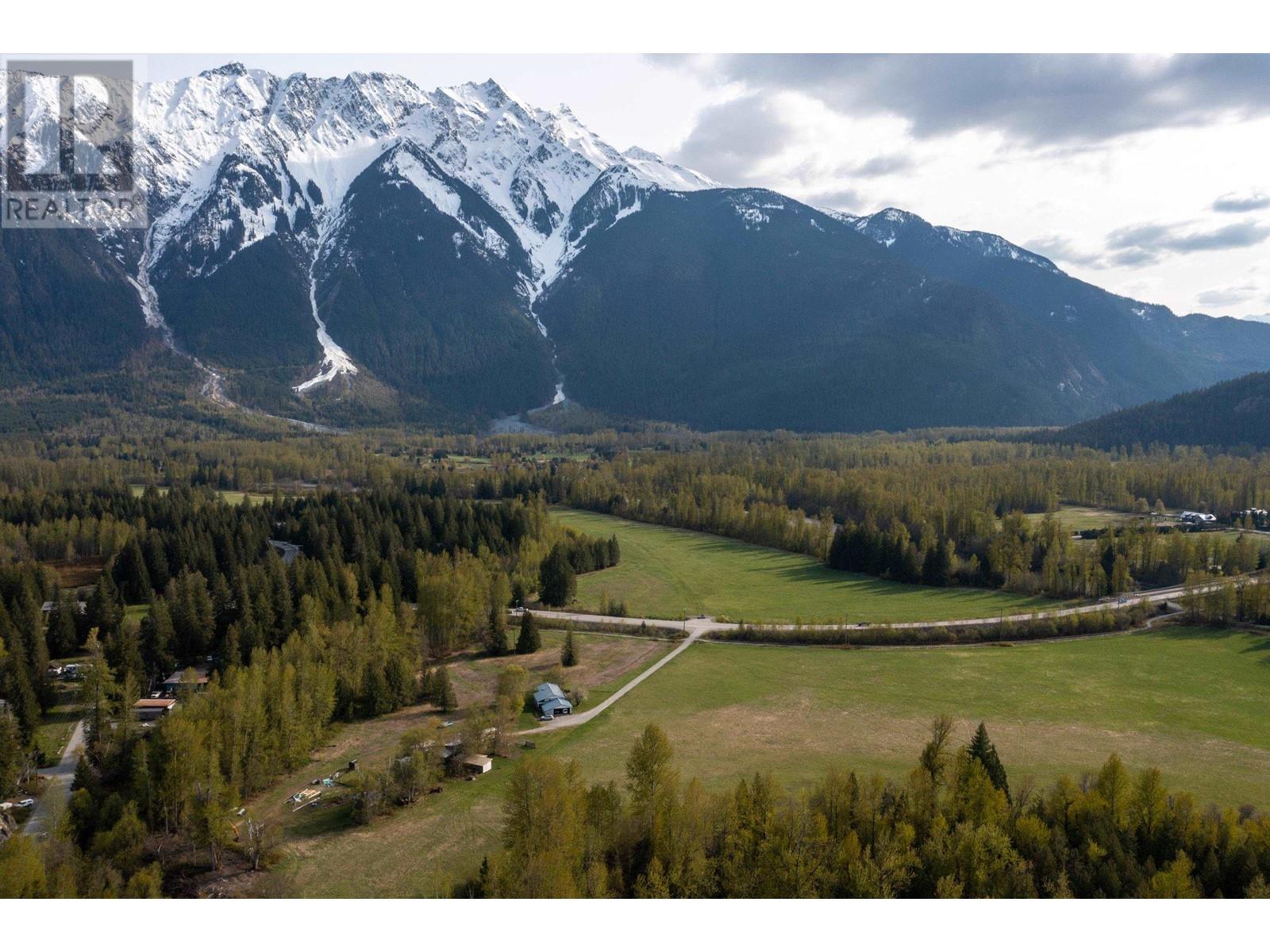 For sale 1691 HIGHWAY 99, Pemberton, British Columbia V0N2L2