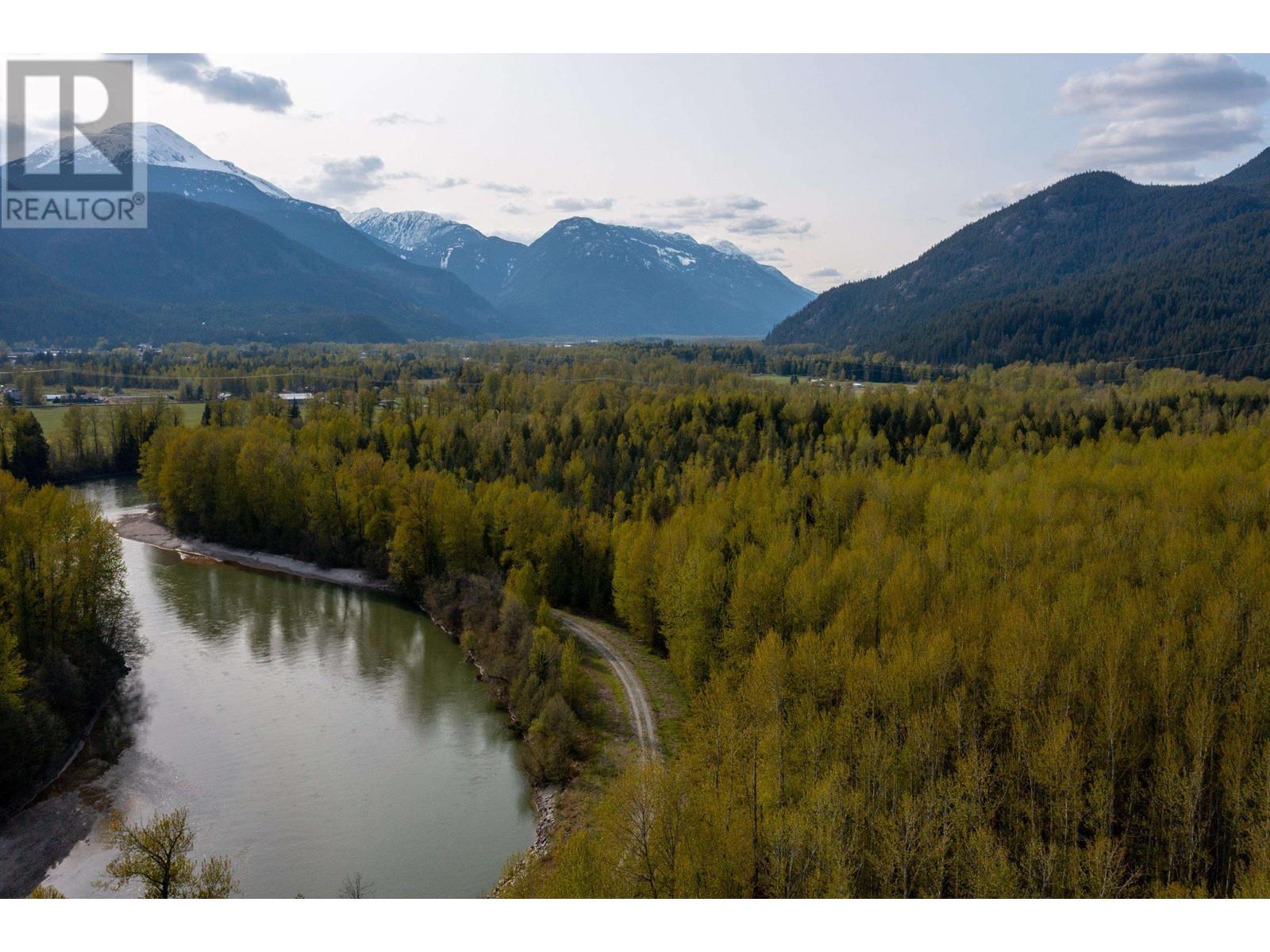 For sale 1691 HIGHWAY 99, Pemberton, British Columbia V0N2L2
