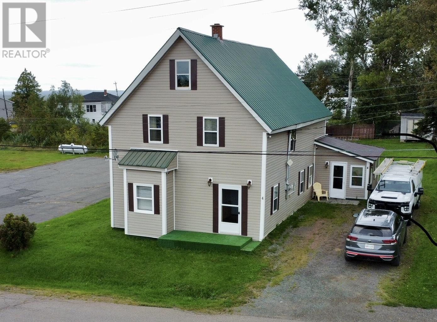 For sale: 4 Fir Street, Springhill, Nova Scotia B0M1X0 - 202319037 ...