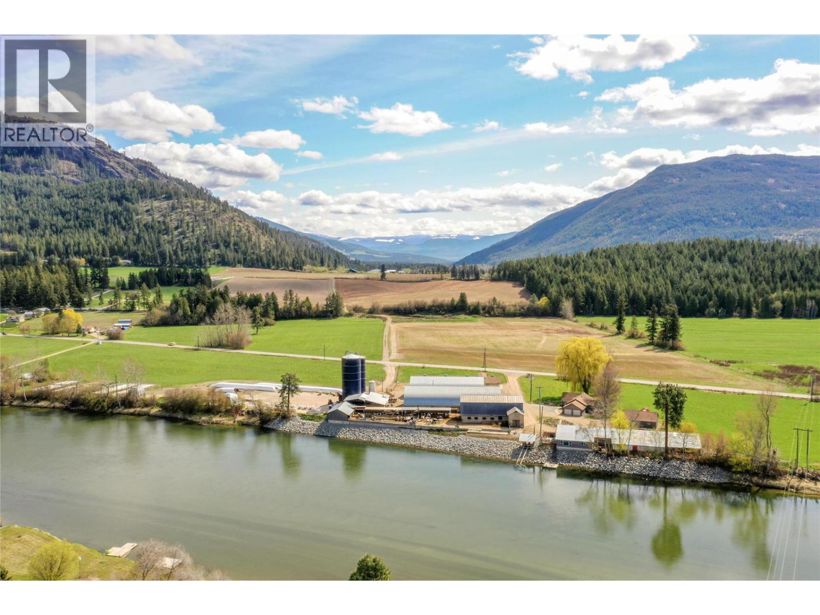 For sale 118 EnderbyGrindrod Road, Enderby, British Columbia V0E1V0