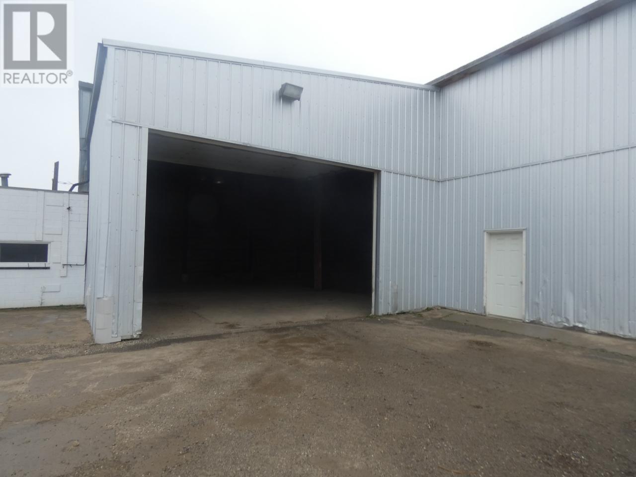 For sale 5001 50 Avenue, Pouce Coupe, British Columbia V0C2C0 198649