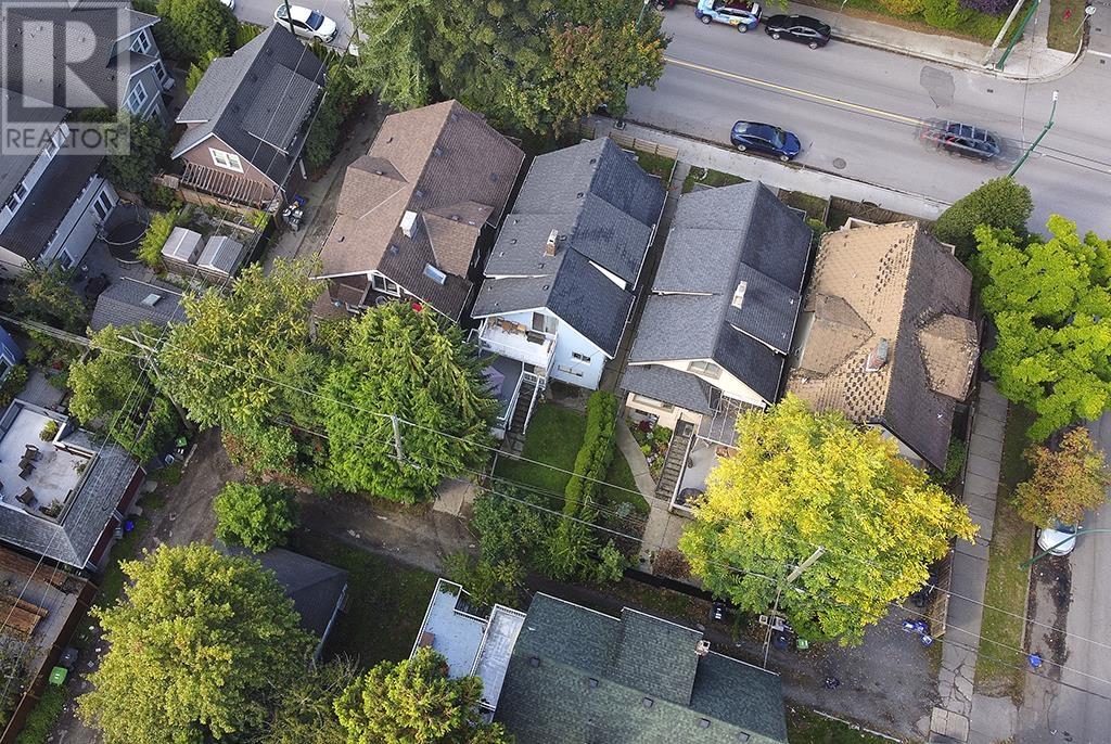 For sale 2318 MACDONALD STREET, Vancouver, British Columbia V6K3Y8