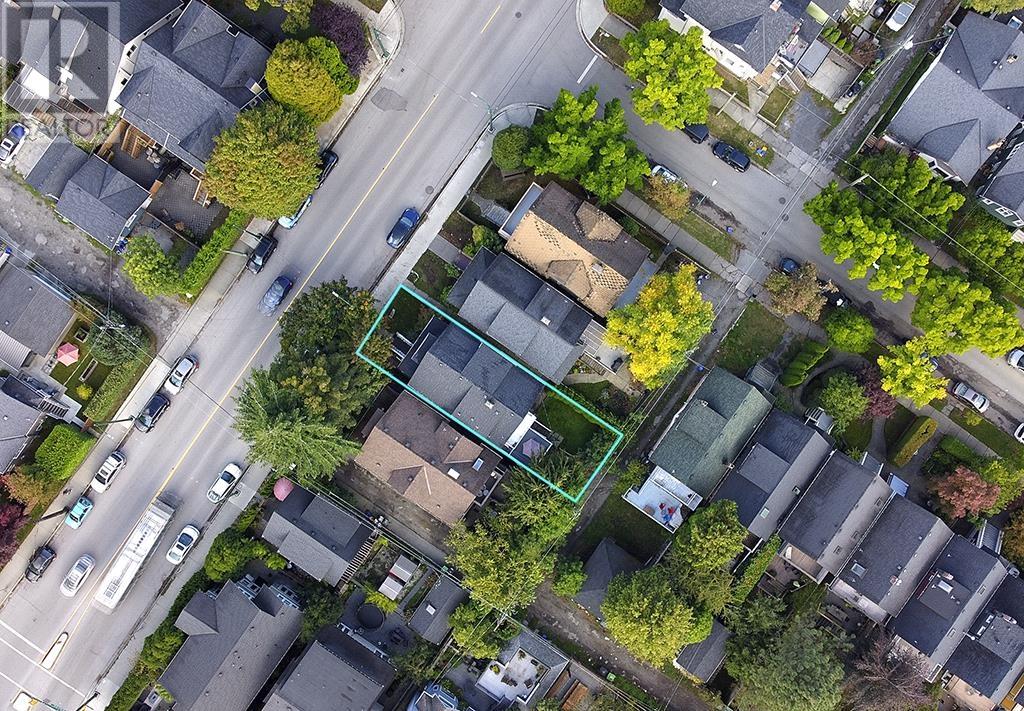 For sale 2318 MACDONALD STREET, Vancouver, British Columbia V6K3Y8