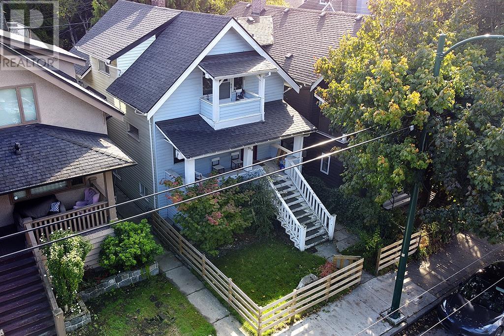 For sale 2318 MACDONALD STREET, Vancouver, British Columbia V6K3Y8